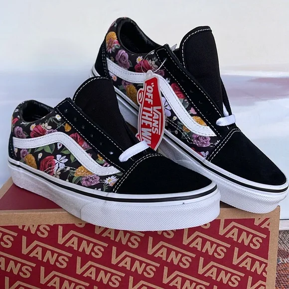 Vans WMNS Old Skool
(Lux Floral) Digi Floral/
VN0A38G1U5H
Sneakers - Picture 4 of 16